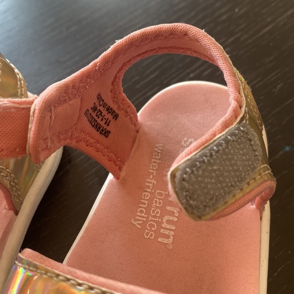 See Kai Run Gold Metallic Adjustable Toddler Girl Sandals Size 5 - Picture 5 of 8